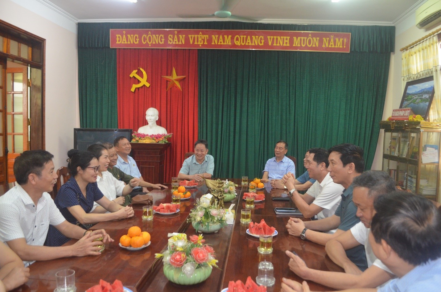 TÌNH ANH EM MỘT NHÀ